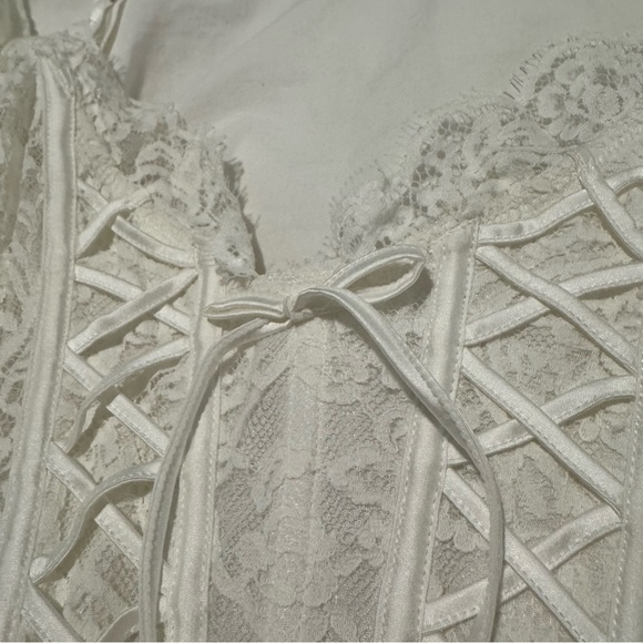 Victoria secret white corset - Picture 2 of 4